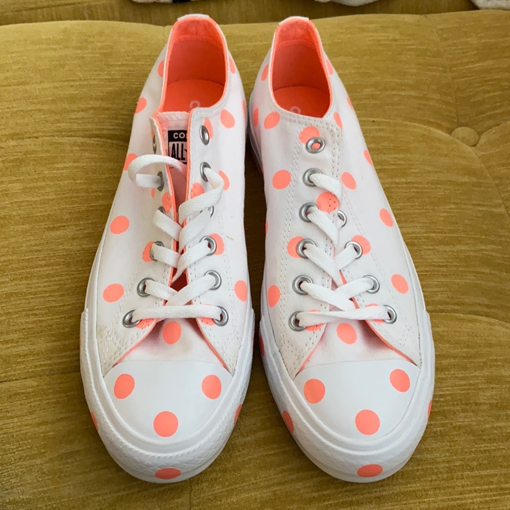 Never worn converse size US 10.